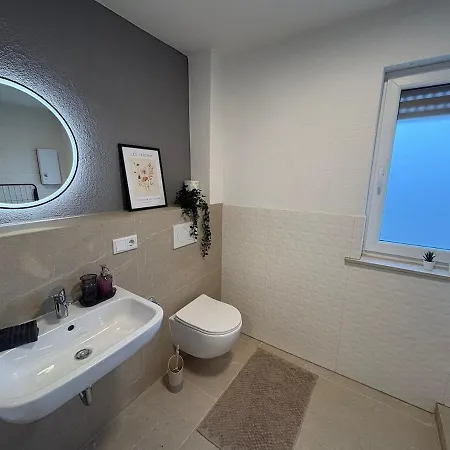Modernes 1 Fuer Monteure Mit Parkplatz In Appartement Lampertheim